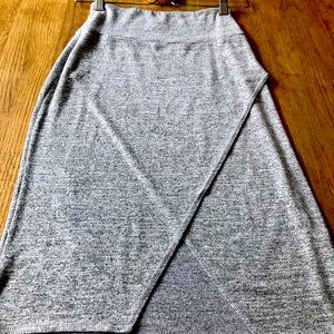 Aritzia Wilfred Free Skirt